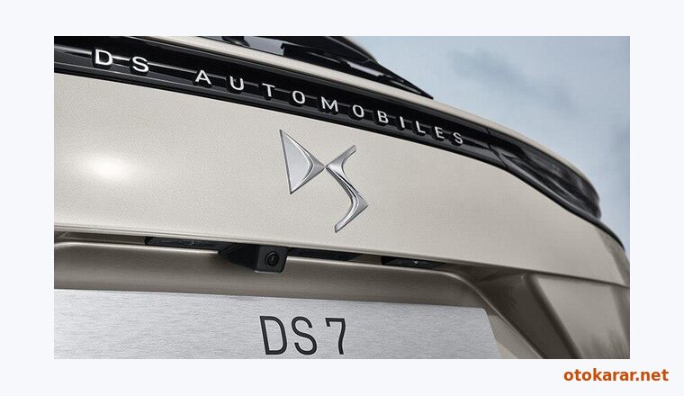 DS Automobiles DS 7 resmi