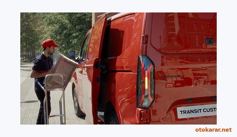 Ford Transit Custom Van resmi