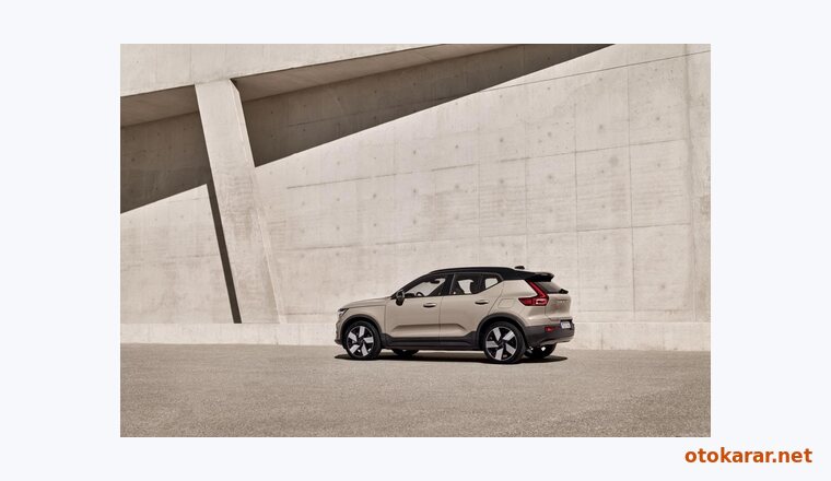 Volvo EX40 resmi