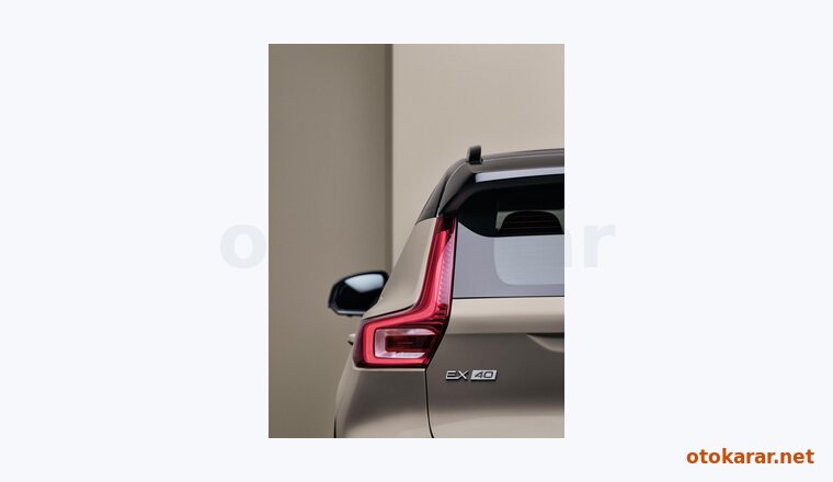 Volvo EX40 resmi