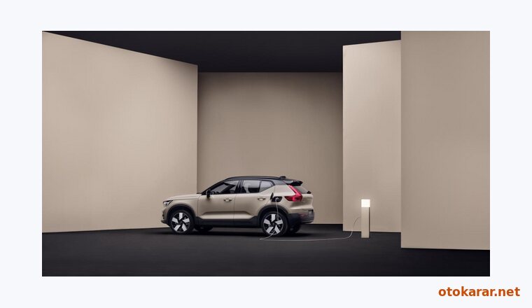 Volvo EX40 resmi