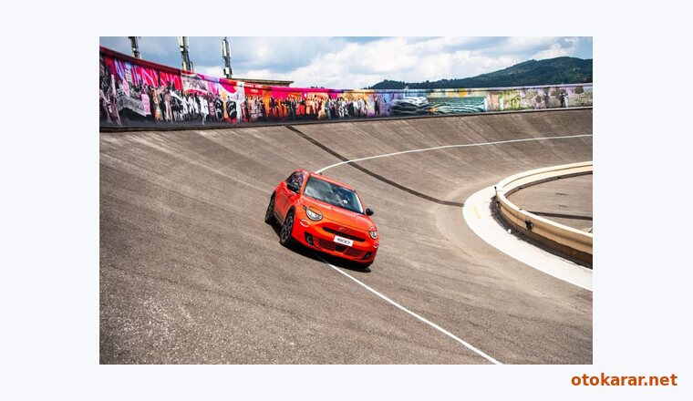 Fiat 600 resmi