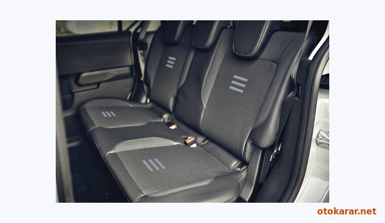 Ford E-Tourneo Courier resmi