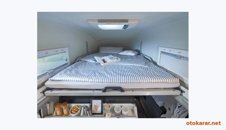 Ford Tourneo Custom Minibüs BEV resmi