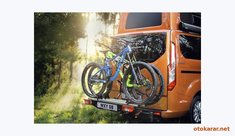 Ford Tourneo Custom Minibüs BEV resmi