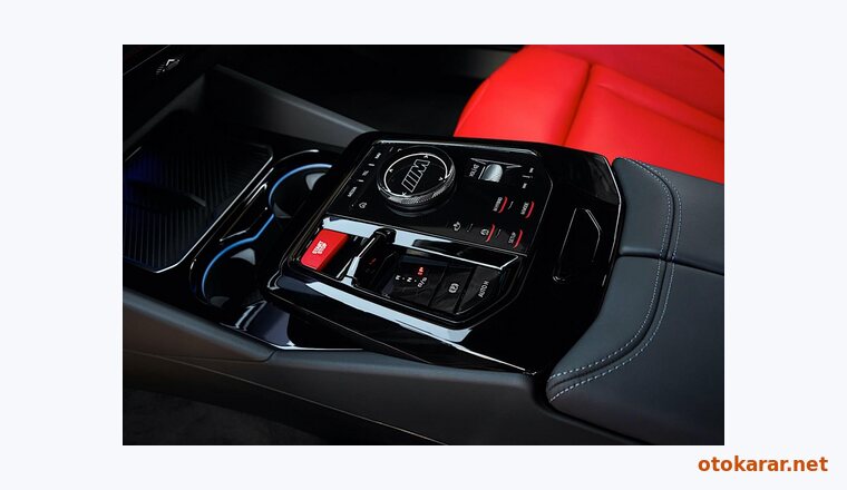 BMW M5 Touring resmi