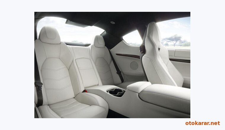 Maserati Granturismo resmi