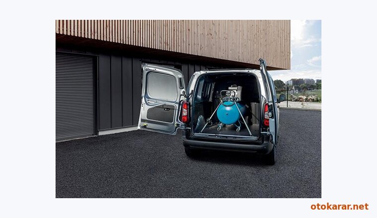 Peugeot Partner Van resmi