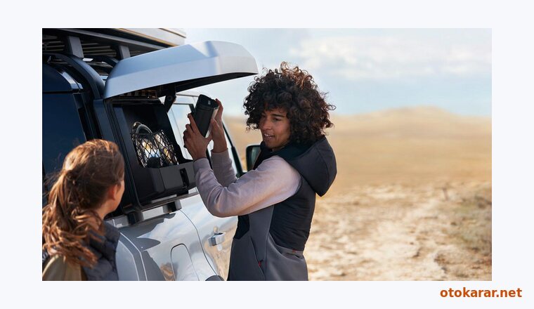 Land Rover Defender resmi