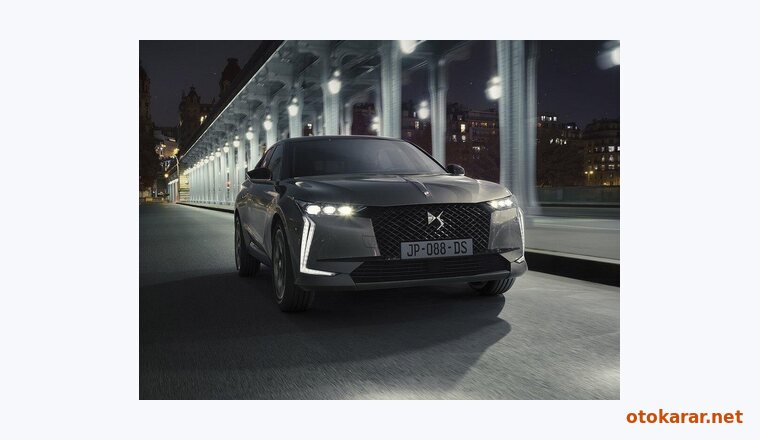 DS Automobiles DS 4 resmi