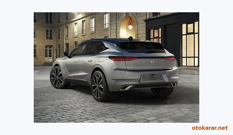 DS Automobiles DS 4 resmi