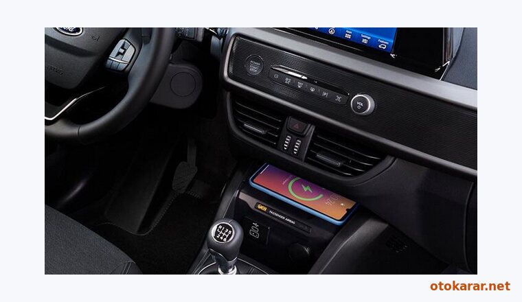 Ford Tourneo Courier resmi