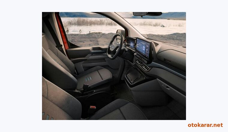 Ford Tourneo Custom Minibüs resmi
